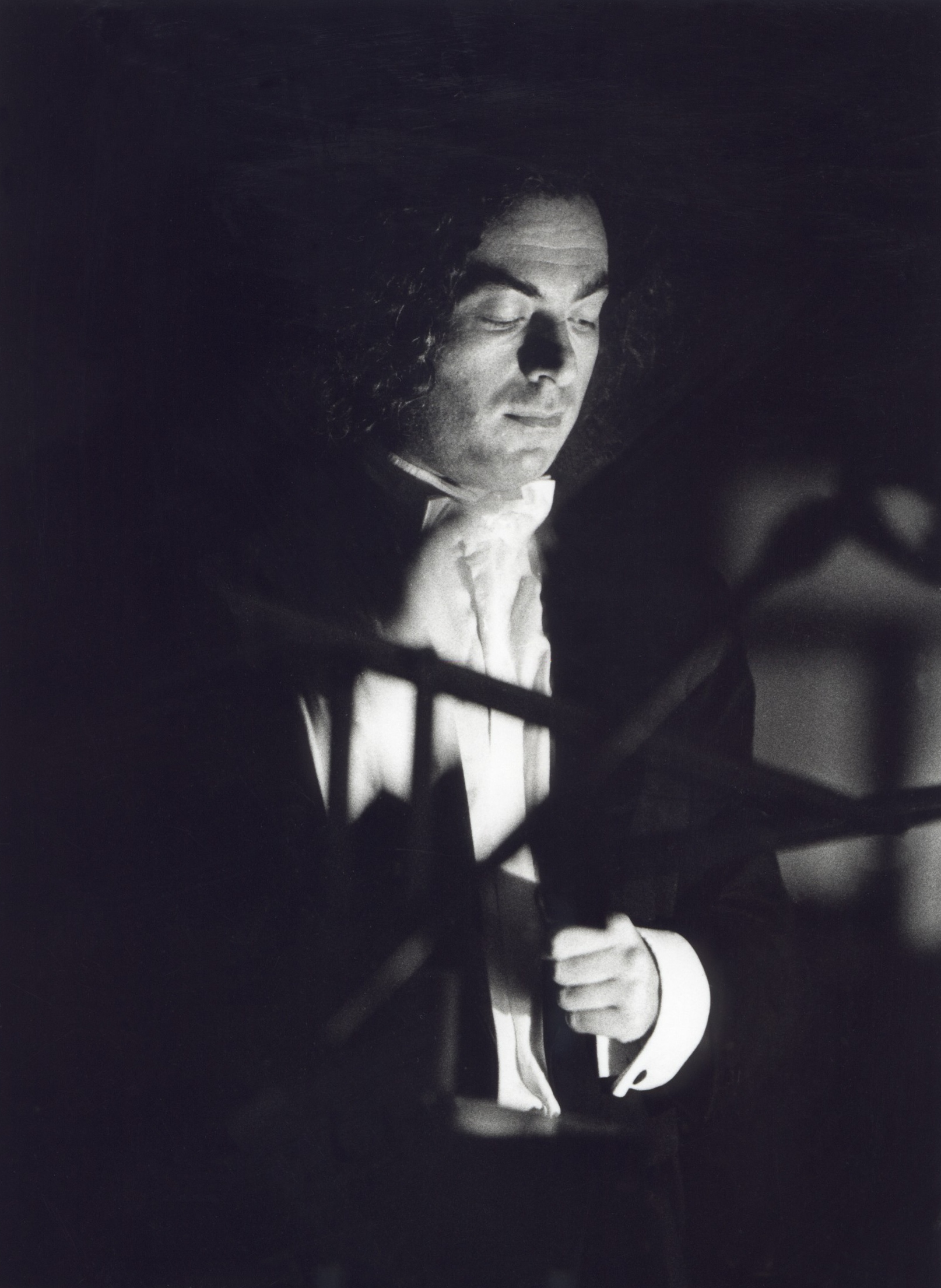 ALBERTO CAPRIOLI, ORCHESTRA DEL TEATRO COMUNALE DI BOLOGNA. BOLOGNA, PIAZZA MAGGIORE, AUGUST 1995, PHOTO PRIMO GNANI ALBERTO CAPRIOLI, ORCHESTRA DEL TEATRO COMUNALE DI BOLOGNA. BOLOGNA, PIAZZA MAGGIORE, AUGUST 1995, PHOTO PRIMO GNANI