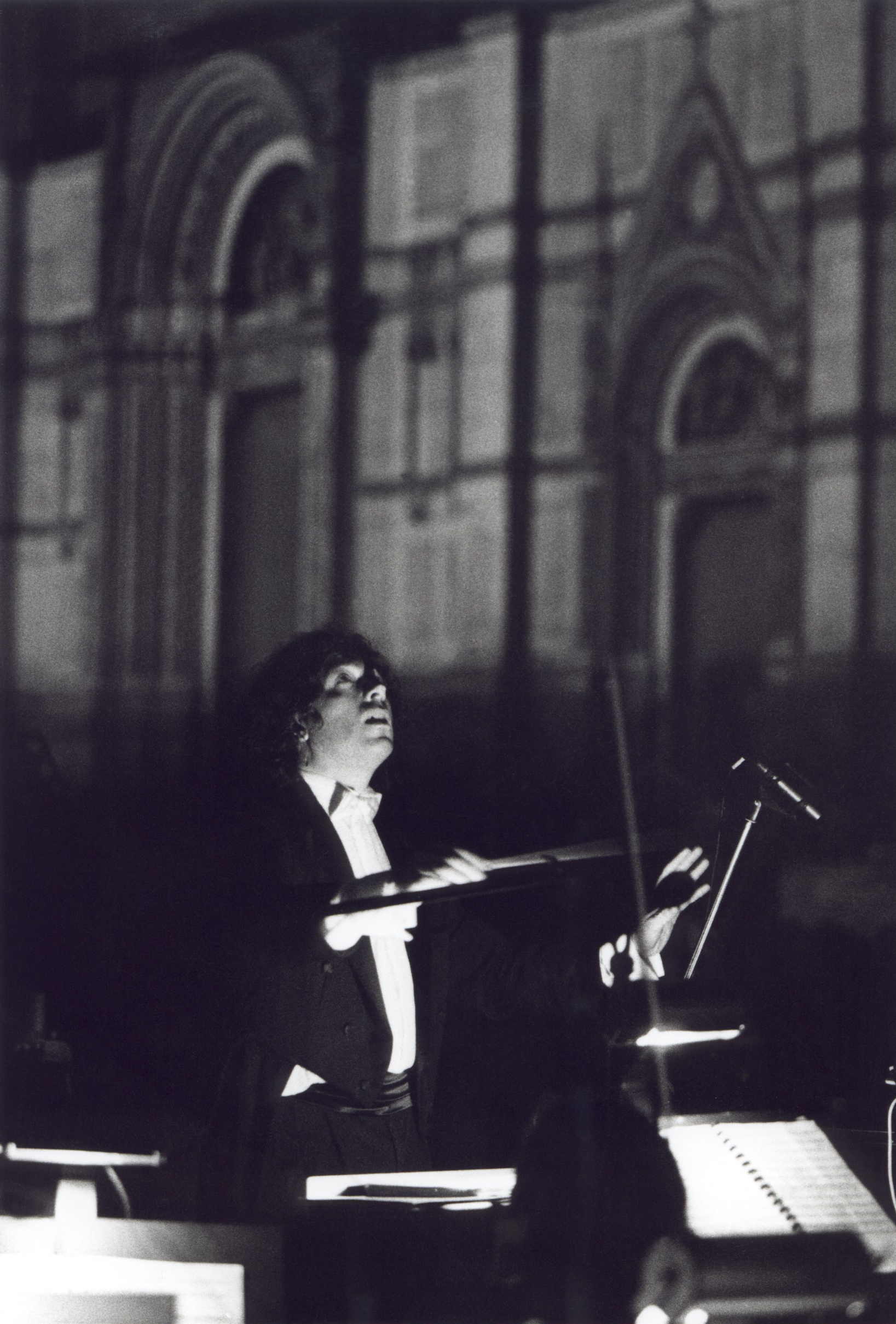 ALBERTO CAPRIOLI, ORCHESTRA DEL TEATRO COMUNALE DI BOLOGNA. BOLOGNA, PIAZZA MAGGIORE, JULY 1998, PHOTO PRIMO GNANI