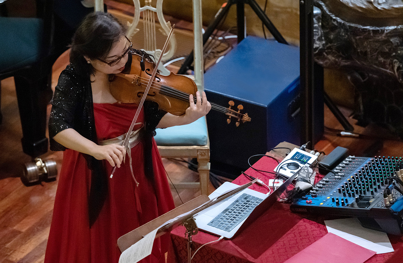 MARI KIMURA PLAYING ALBERTO CAPRIOLI'S GILLES, FOR VIOLIN AND LIVE ELECTRONICS. SIENA, CHIGIANA INTERNATIONAL FESTIVAL 2019 'OUT OF NATURE'